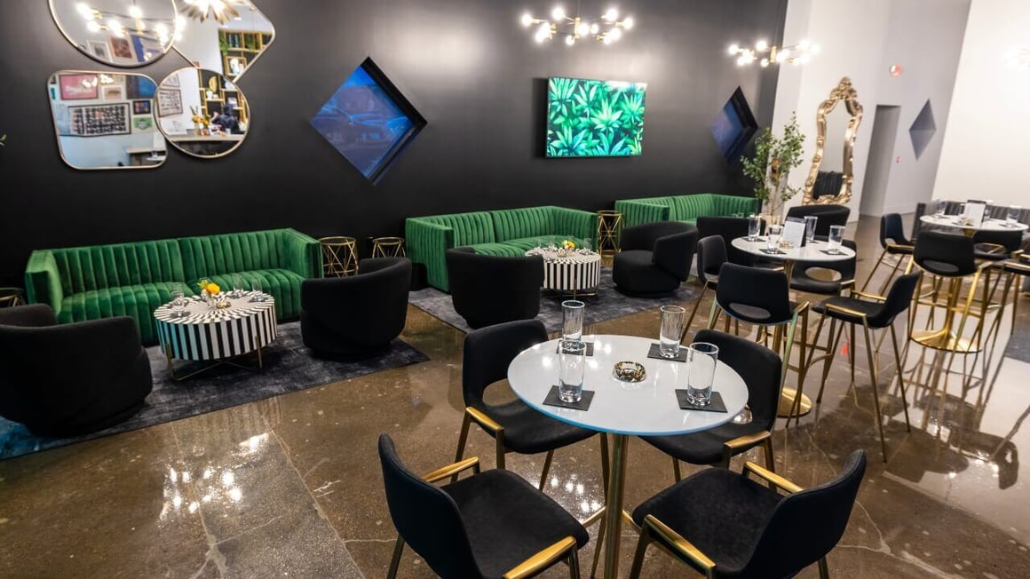 Smoke-and-Mirrors-consumption-lounge-Las-Vegas-Nevada