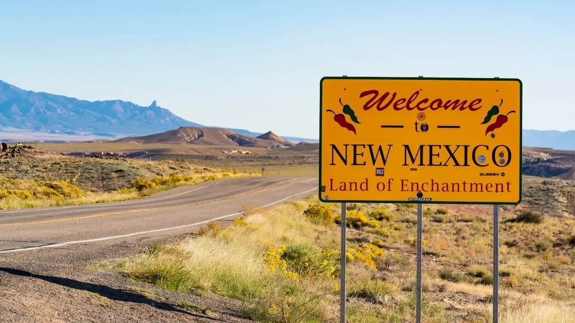 Welcome to New Mexico sign